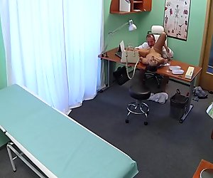 Skinny babe creampied by the doctor