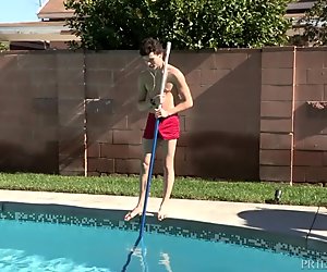 DylanLucas Bulky Hunk Makes Twink Cum All Over