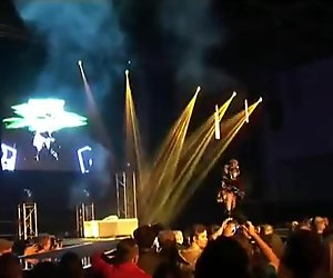 Asian makes audience go crazy