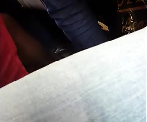 Brilhante negras collants rapariga no metro (tateado por mim)