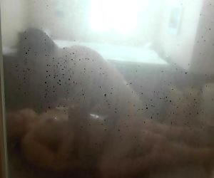 Matt play in the bath