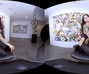 Brenna Sparks And Her Entertaining VR Porn