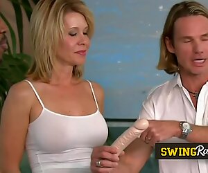 Programa de tv realidade pornográfica com swingers amadoras e maduras