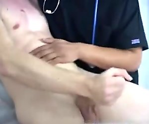 Game seks liar remaja menempel lidah