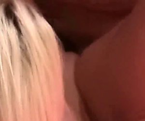 Fjortis gruppe! 3 varme tenåringer og 20 gutter