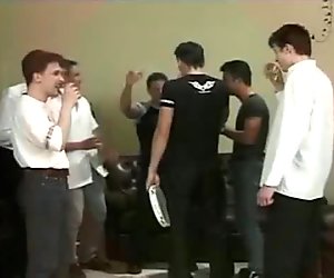 Delapan gay untuk penis di fuck pesta