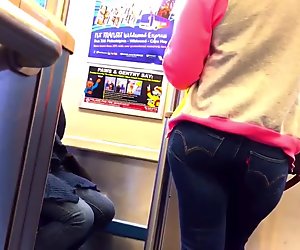 PHAT ASS ON THE TRAIN!!!