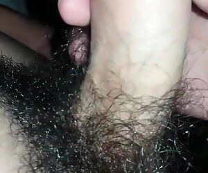 Pagando Um boquete para o primo mais novo
