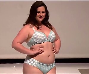 Plus Size UnderEny Modeller